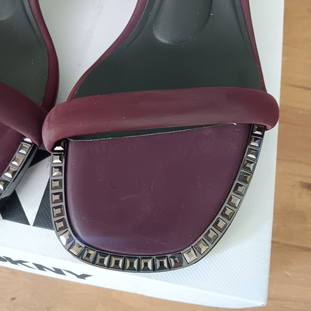 DKNY Wenda Ankle Strap Sandals Womens 8 Wine Block Heel Studded Toe NWB - Picture 4 of 10